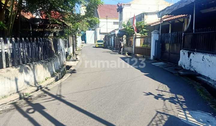 Land counting house in Balong Gede, 200 m to Bandung Square. Land counting house in Balong Gede, 200 m to Bandung Square.