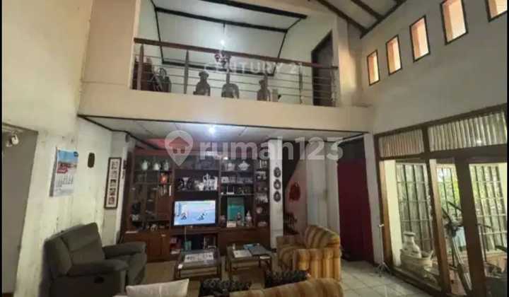 Rumah Nyaman Strategis di Jalan Mangga, Sayap Riau - Bandung 2