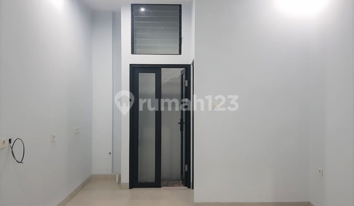 Rumah baru 4 lantai untuk usaha di gandapura, Riau - Bandung 2