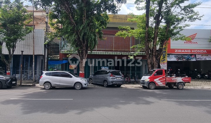 Want to Sell ASAP !! Commercial Space 1225 sqm Land, 2000 sqm Building on Jl. S Parman Purwodadi. Prime Location in the Center of Purwodadi City, Ideal for Banks, Restaurants, Clinics, Hotels, Educational Centers, Offices, or Retail Businesses Focused in the Heart of Purwodadi City.