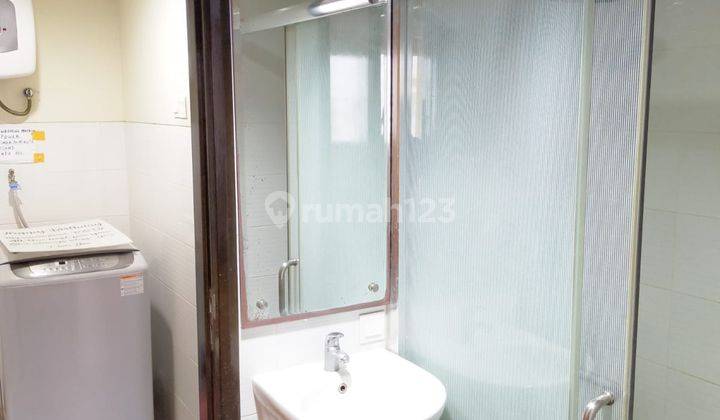JUAL CEPAT TURUN HRG 350 JUTA HRG NETT 950jt SAJA ..SANGAT MURAH apartemen  2 KAMAR hrg 1 KAMAR   !!!Apartemen MG SUITES SEMARANG, TENGAH KOTA , 2 KAMAR TIDUR , FURNISH SIAP , MG Suites , Bagus ,LANTAI PREMIUM 2