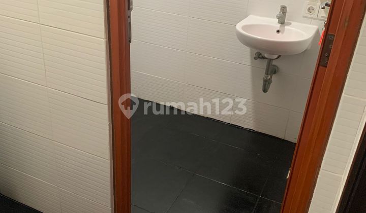 JUAL CEPAT TURUN HRG 350 JUTA HRG NETT 950jt SAJA ..SANGAT MURAH apartemen  2 KAMAR hrg 1 KAMAR   !!!Apartemen MG SUITES SEMARANG, TENGAH KOTA , 2 KAMAR TIDUR , FURNISH SIAP , MG Suites , Bagus ,LANTAI PREMIUM 8
