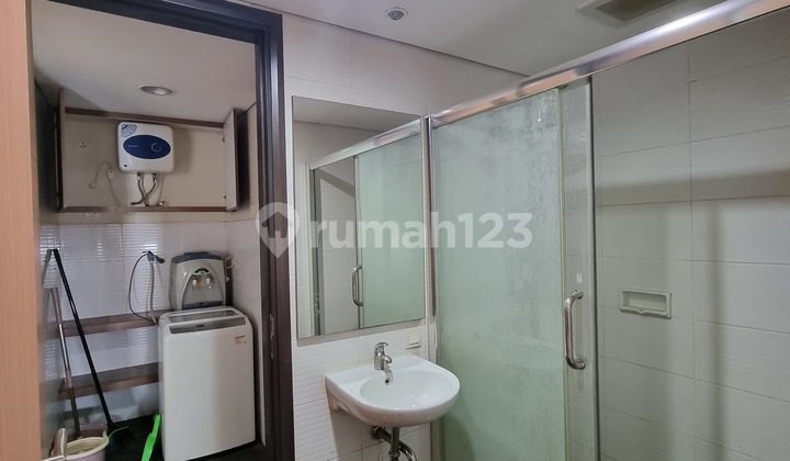 JUAL CEPAT MG SUITE 1 BED ROOM. TURUN HRG 150 JUTA !! Msh nego juga!!  FULLY FURNISH ,APART TENGAH KOTA TERNYAMAN karena LUAS 45m2...Balkon luas . 2