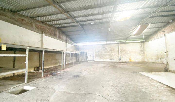 GUDANG SIAP PAKAI LOKASI BAGUS  DI JALAN RAYA BESAR WOLTERMONGINSIDI  BISA DIAKSES TRUK2 BESAR , JARAK LEBIH DEKAT KE MAJAPAHIT / ARTERI SOEKARNO HATTA  5