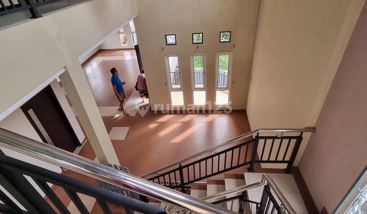 RUMAH BERSIH SIAP HUNI KONDISI BAGUS SEKALI .DI KOTA SALATIGA COCOK UNTUK MESS ATAU KELUARGA BESAR DI TENGAH KOTA SALATIGA SELANGKAH KE SEKOLAH INTERNASIONAL  3