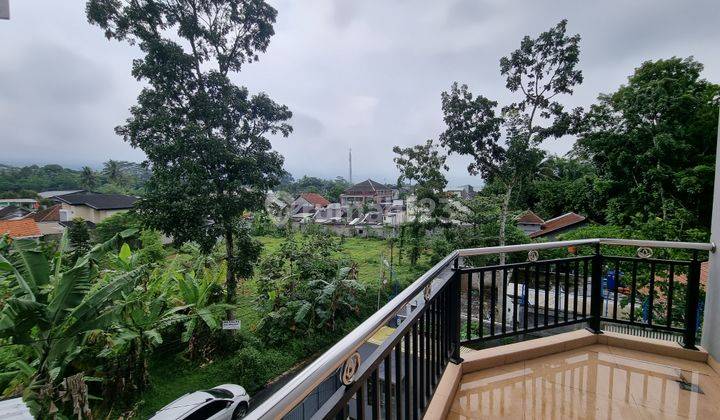RUMAH BERSIH SIAP HUNI KONDISI BAGUS SEKALI .DI KOTA SALATIGA COCOK UNTUK MESS ATAU KELUARGA BESAR DI TENGAH KOTA SALATIGA SELANGKAH KE SEKOLAH INTERNASIONAL  6