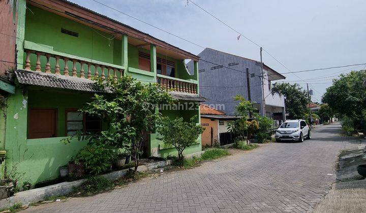 JUAL CEPAT TURUN 100jt !!NEGOOO !! Harga hitung tanah saja. Rumah Tengah kota 2 lantai bukan kampung JALAN DEPAN LEBAR DEKAT RADEN PATAH. 1