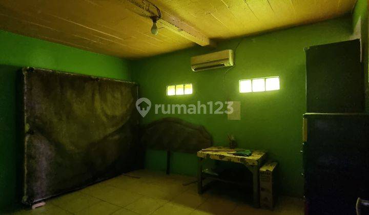JUAL CEPAT .NEGOOO !! Harga hitung tanah saja. Rumah Tengah kota 2 lantai bukan kampung JALAN DEPAN LEBAR DEKAT RADEN PATAH. 7