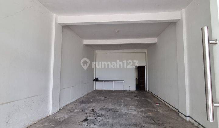 JUAL CEPAT RUKO KAWASAN INDUSTRI KENDAL ( KIK ) UKURAN TERBESAR , LOKASI RUKO  DI SAMPING GERBANG MASUK KAWASAN ,TERSEDIA JUGA  2 UNIT JEJER  TOTAL LEBAR 9 . 2