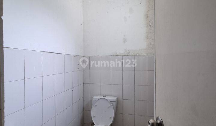 JUAL CEPAT RUKO KAWASAN INDUSTRI KENDAL ( KIK ) UKURAN TERBESAR , LOKASI RUKO  DI SAMPING GERBANG MASUK KAWASAN ,TERSEDIA JUGA  2 UNIT JEJER  TOTAL LEBAR 9 . 5