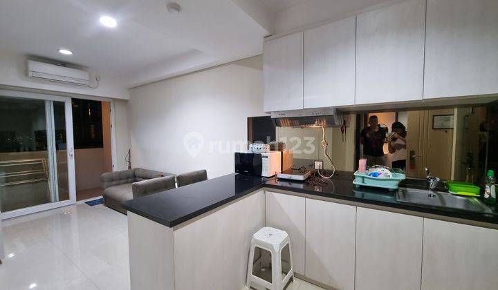 SEWA Murah MG SUITES APARTEMEN 47M2 ..nyaman karena LUAS ,1 BED ROOM ,BUKAN STUDIO, FULLY FURNISHED, FASILITAS UNIT LENGKAP, Mewah, BALKON LUAS asik buat nongkrong, Nice View,Lantai premium lbh luas dr unit lainnya,tinggal bawa koper saja...dan LOKASI SEG 2