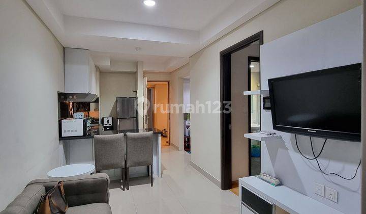 SEWA Murah MG SUITES APARTEMEN 47M2 ..nyaman karena LUAS ,1 BED ROOM ,BUKAN STUDIO, FULLY FURNISHED, FASILITAS UNIT LENGKAP, Mewah, BALKON LUAS asik buat nongkrong, Nice View,Lantai premium lbh luas dr unit lainnya,tinggal bawa koper saja...dan LOKASI SEG 1