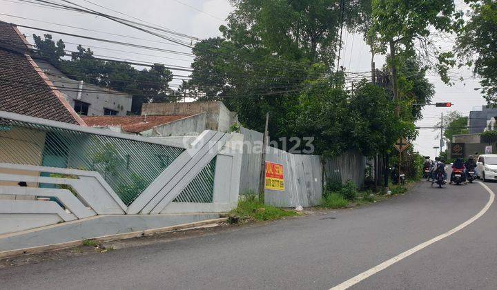 SEWA RUMAH / TANAH HOOK  DI KASIPAH COCOK UNTUK CAFE , RESTO ATAU USAHA RETAIL ,LOKASI STRATEGIS DI PEREMPATAN GERBANG MASUK PERUMAHAN ELIT SEMARANG  CANDI GOLF  1