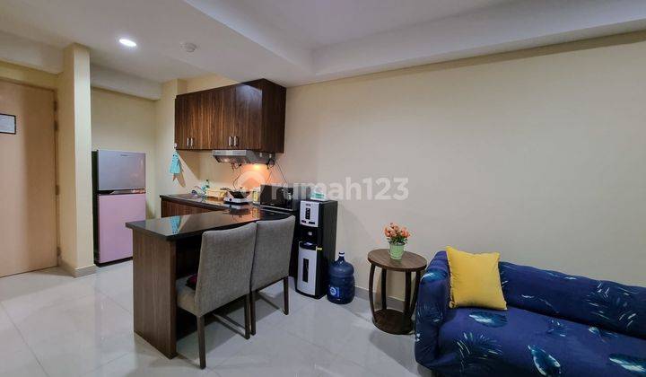 HOT DEAL !! JUAL CEPAT !! APARTEMEN 1 BED ROOM 45m2 TERMURAH DI MG SUITES SEMARANG , FULLY FURNISHED ,KONDISI BAGUS , LENGKAP TINGGAL BAWA KOPER SAJA ,BALKON LEBAR , Bagus untuk disewakan  2