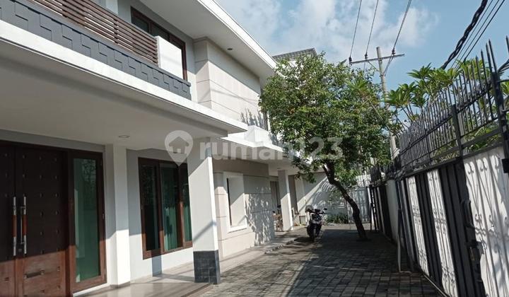 Sell 2-Story House in Seteran Semarang, Just a Step Away from Jl. Gajahmada.. City Center Location. Ready to Move In, Good Condition. Land Area 353, Building Area 280, Suitable for Clinic, Office, etc. 1