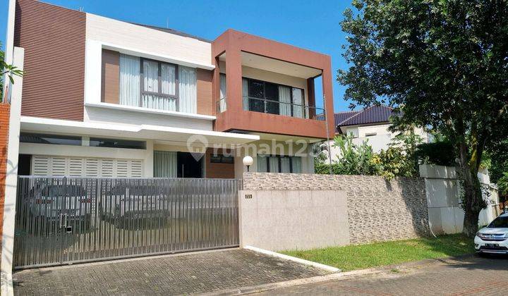 For Rent !! Rumah Mewah Di Kawasan Perumahan Cluster Terelit Dan Termewah Di Bsb City Semarang .puri Arga Golf Bsb .lt.741 Lb.600 2 Lantai Fully Furnished Sisa Tanah Taman Luas , Perabot Simple Namun Mewah Dan Kualitas Bagus !! Langsung Bisa Dihuni !!  2