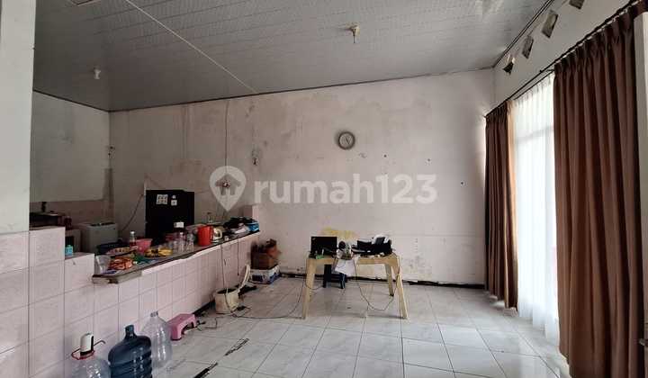 Cheap Sale, Land Only Calculation!! in Tanah Mas Semarang. Land Area 100, Building Area 94. Bedrooms 3+1, Bathrooms 2+1, 2 Floors 2