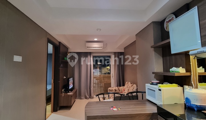 Cheap Sale!! Downtown Semarang Apartment 1 Bedroom 45M2, Fully Furnished, Good Furniture Design and Quality, Ready for Rent, Very Spacious Balcony, Good View