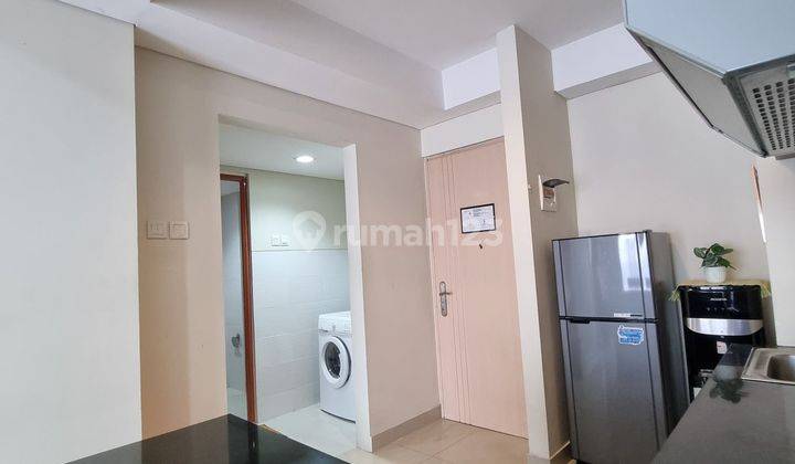 Apartment FOR RENT! 1 BED ROOM! BUKAN STUDIO!!  NYAMAN 45m2  , MG SUITES Apartment , DI PUSAT KOTA SEMARANG , BALKON LUAS BISA UNTUK NONGKRONG SAMBIL MINUM TEH , FULLY FURNISHED ,RUANG TENGAH, AREA DAPUR , RUANG MAKAN , RUANG SERVIS ADA MESIN CUCI, 2 Kama 2