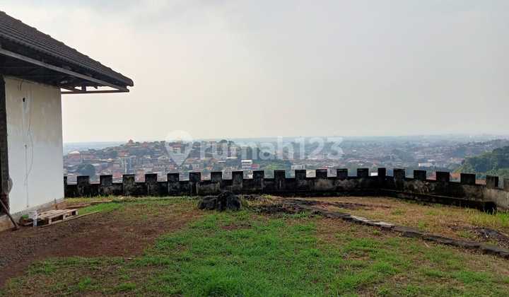 Tanah Luas 5000 dengan Bangunan di Lokasi Tertinggi di Daerah Manyaran, View bisa Menghadap ke Utara Sehingga bisa Melihat Kota Semarang dan Laut Utara.tanah dan Bangunan di Bukit yang Sdh Ditalud Kuat dan Indah.ada Bangunan Baru dan Bangunan Lama Terpisa 1