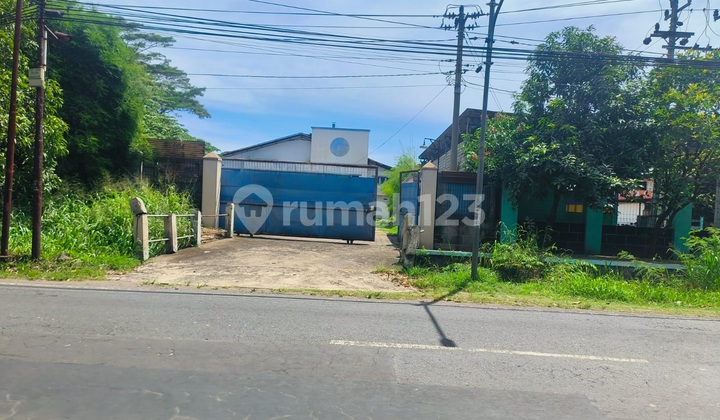 Quick Sale!! Factory/Warehouse Building in Klaten, Central Java!! 2 Freehold Certificates. Land Area 4,950 m², Building Area 4,000 m², Width 29 Meters. Perfect for Those Who Want to Build a Factory on a Ready-Made Location with Full Legal Clearance!!! Quick Sale!! Factory/Warehouse Building in Klaten, Central Java!! 2 Freehold Certificates. Land Area 4,950 m², Building Area 4,000 m², Width 29 Meters. Perfect for Those Who Want to Build a Factory on a Ready-Made Location with Full Legal Clearance!!!
