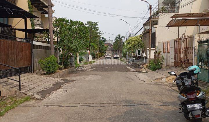 Dijual Rumah Tua hitung tanah murah Green Garden Blok i/susy hung 2