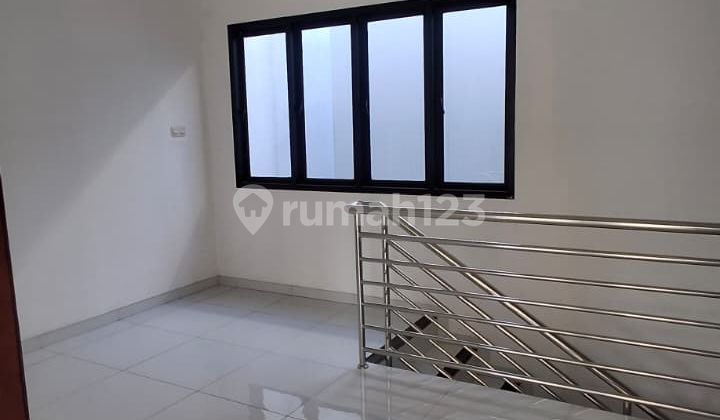 Rumah Sekitaran Harapan Indah Nikmati Ketenangan Dekat Kota Jakarta (73485 DK) 2