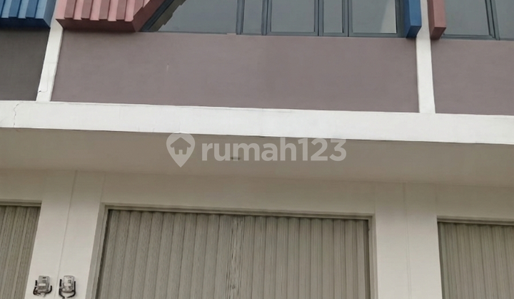 Strategic Commercial Shop in the Tera Damai Area (73640 Yos) 1