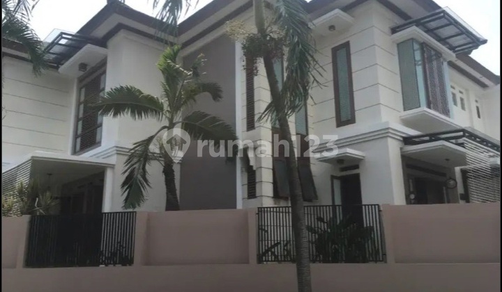 Rumah Mewah dan Nyaman Baru Renovasi Siap Huni Rumah Mewah dan Nyaman Baru Renovasi Siap Huni