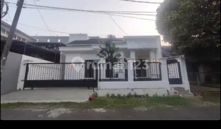 Dijual Rumah Ada Kolam Renang Dekat Stasiun Sudimara dan Bintato