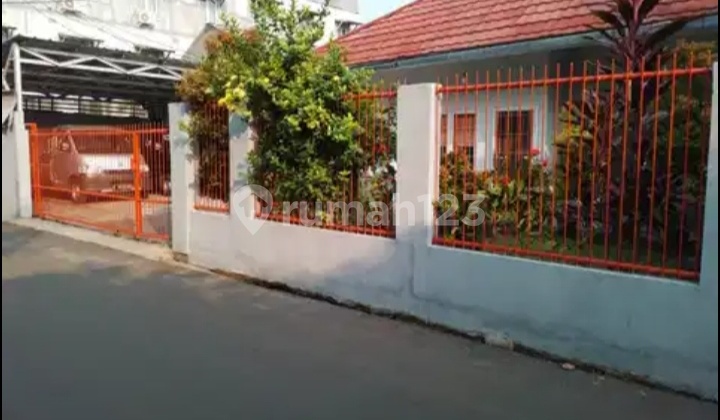 Dijual Rumah Area Bintaro Sektor 9 Tangerang Selatan 2