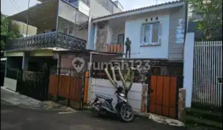 Disewakan Rumah Cirendeu Ciputat Tangerang Selatan Disewakan Rumah Cirendeu Ciputat Tangerang Selatan