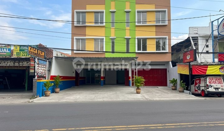 Strategic 3-Storey Shop House on Ah Nasution, Ujungberung, East Bandung 2