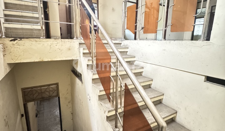 Cheapest Below Market Price, Former Motorcycle Showroom Shop House in Ciateul, Bandung 2