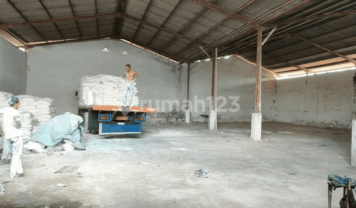 Warehouse in the Cibolerang Area, Industrial Plot