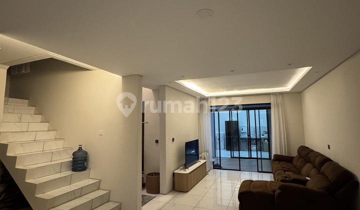 Murah Rumah Baru 2 Lantai Full Renov di Kota Baru Parahyangan Kbp, Bandung 2