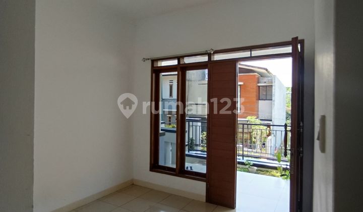 Modern 2-Storey House Setra Duta Location. 2