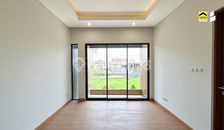 Rumah Baru Minimalis 2 Lantai di Mekar Wangi Singgasana Bandung