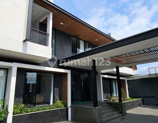 Luxury House for Sale in Padasaluyu-Setiabudi