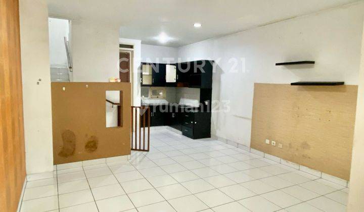 ruang tamu rumah bagus 2 lantai siap