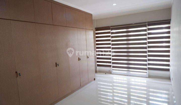 Rumah 2 Lantai Semi Furnish Premier Park Modernland SHM  2