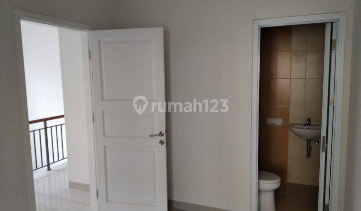 Jual murah Rumah Split level 2,5 lantai di Samara  Village. 5