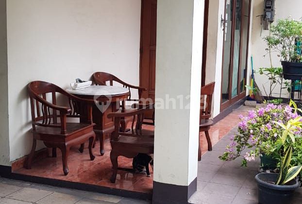 House in Setiabudi Right in the Middle of Sudirman Kuningan Business District 2