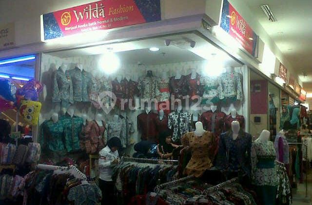 Tangcity Mall kiosk hooks are already busy and continuously rented at cheap prices.