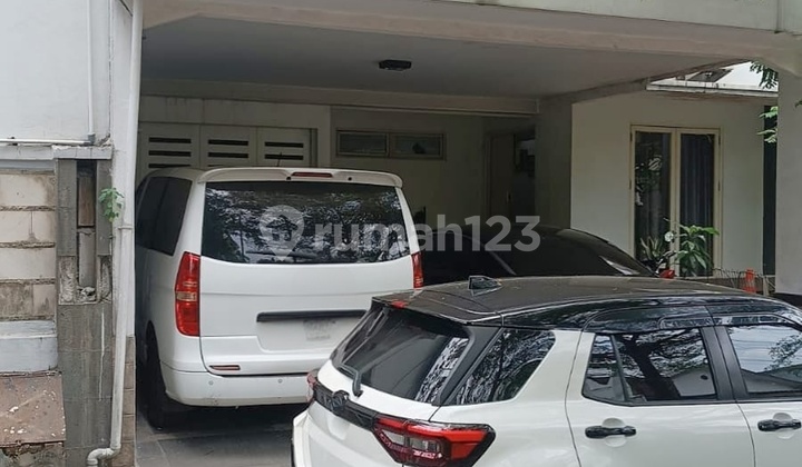 2.5 Story House SHM Good Senayan Bintaro