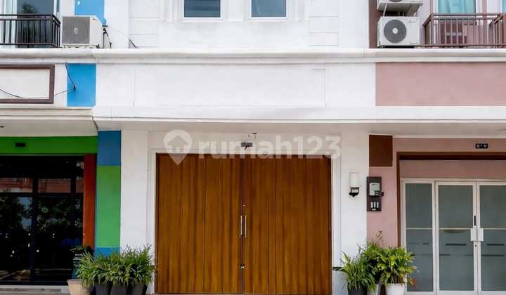 Ruko 3 Lantai Seberang Pasar Modern BSD dan Exit Tol