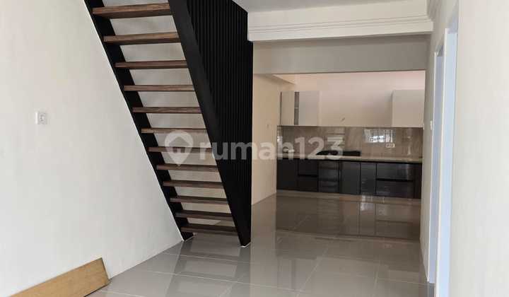 Renovated SHM House in Neat Condition in Sector 7C Gading Serpong 2