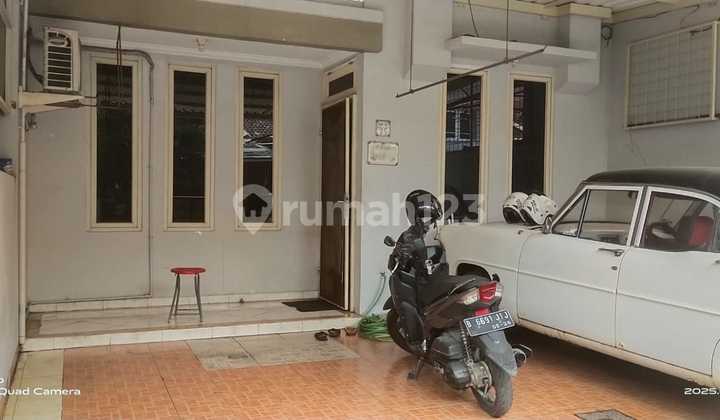 Nice House with SHM in Sector 7c, Near Mall and Modern Market 2