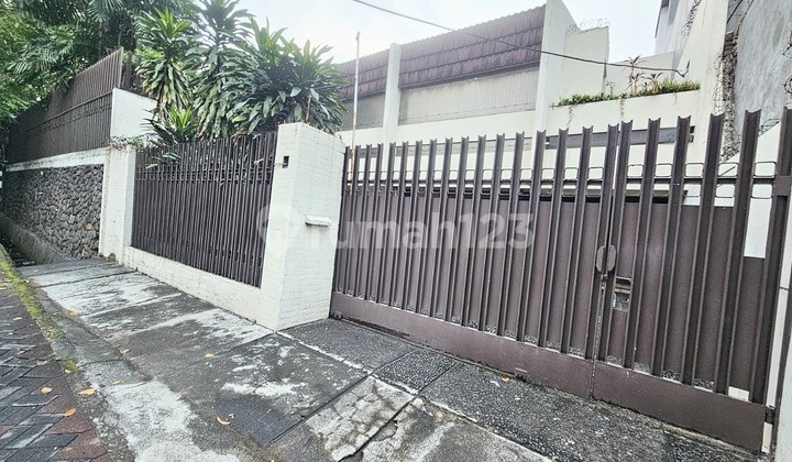 Rumah 7 Kamar Tidur Di Kebayoran Baru Cocok Untuk Kantor