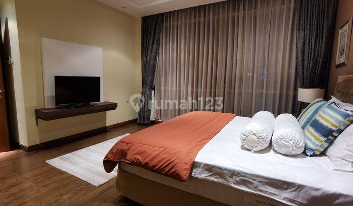 Rent Oakwood Residences 3 Bedroom in Mega Kuningan 9